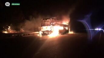 Peerse chauffeur redt 37 passagiers uit brandende bus