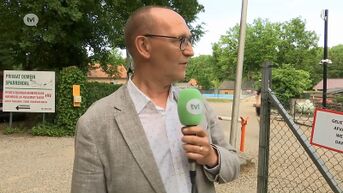 Streaker verstoort live van TVL-journalist Luc Moons