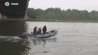 Vrouw vermist nadat auto in kanaal belandt aan Tuikabelbrug