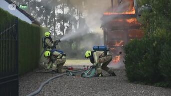 Uitslaande brand verwoest woning in Peer