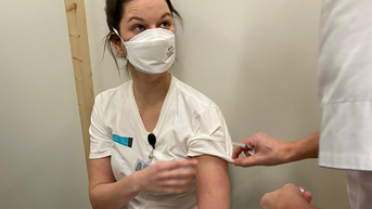 Zorgverleners ZOL krijgen eerste Moderna-vaccin: