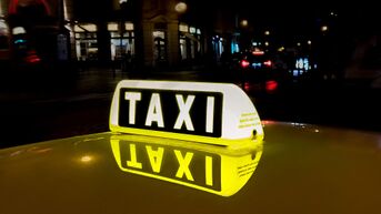 Sint-Truiden schakelt taxi's in om minder mobiele inwoners naar vaccinatiecentrum te brengen