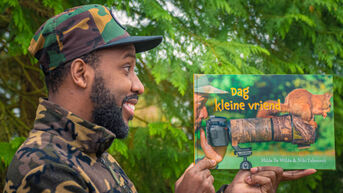 Eekhoornfotograaf brengt boek uit