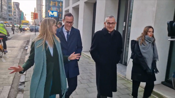 Hasselaar Rob Beenders legt eed af als minister voor federale regering