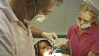 Regelmatig tanden controleren is goedkoper