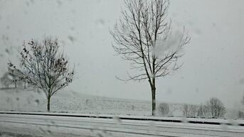 Nog sneeuwbuien onderweg naar Limburg