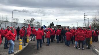 Meer dan 100 vakbondsmilitanten voeren actie aan de poorten van Norbord