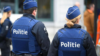 Politiemensen gewond bij bestorming voetbalveld na KRC Genk – Standard Luik