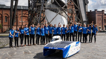 Studenten KU Leuven stellen nieuwe zonnewagen voor in C-Mine